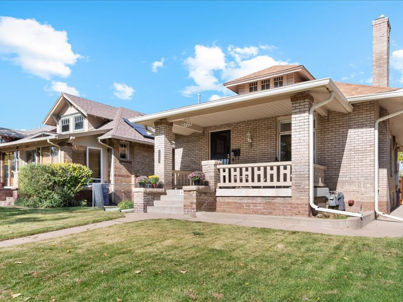 2735 W Denver Pl