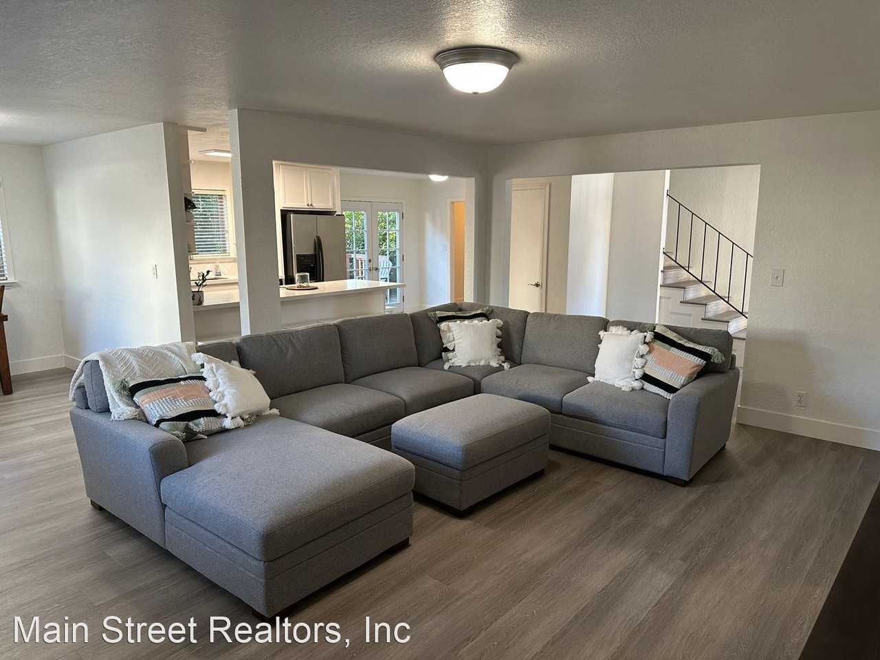 4530 W Walnut St - Photo 3 of 8