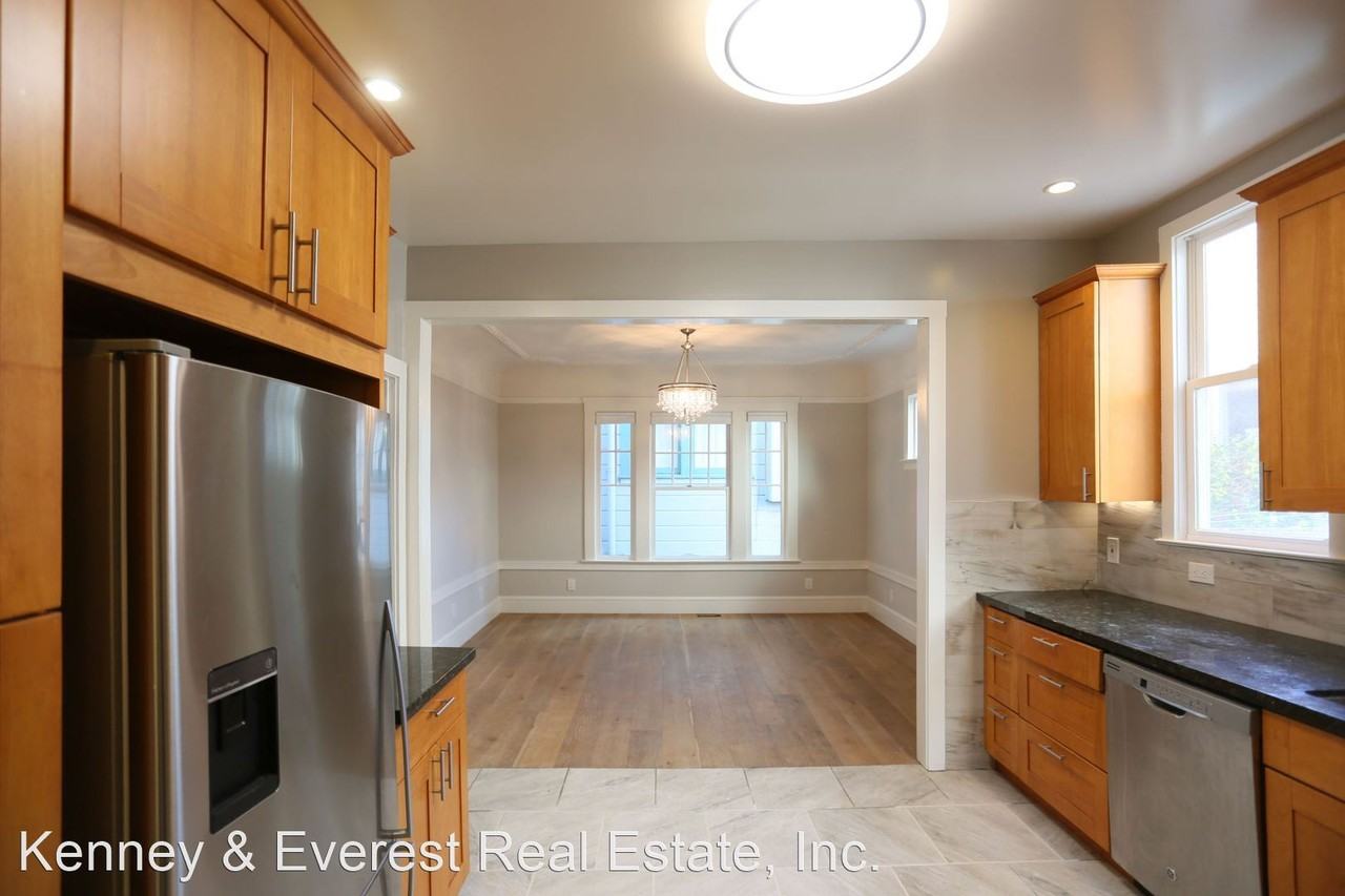 307 24th Ave - Photo 2 of 23