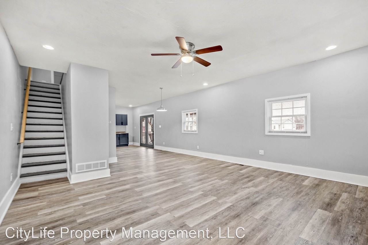 32 Adrian St - Photo 3 of 21