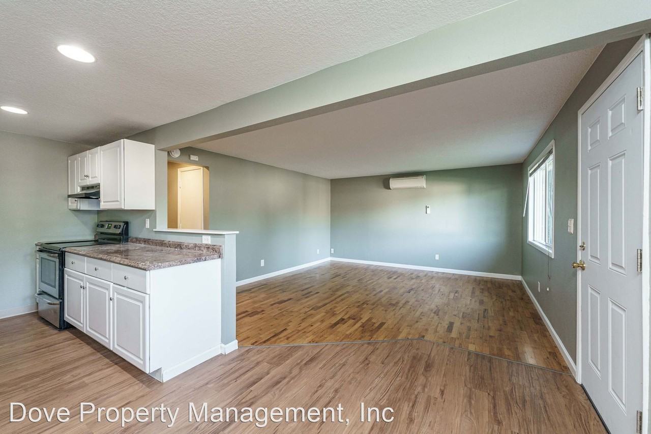 2415-2417 E 20th Street - Photo 2 of 23