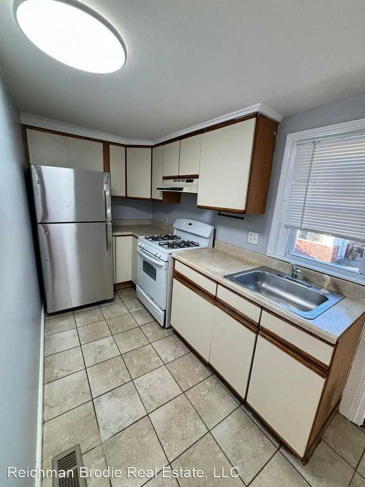 33 Wolcott - Photo 2 of 18