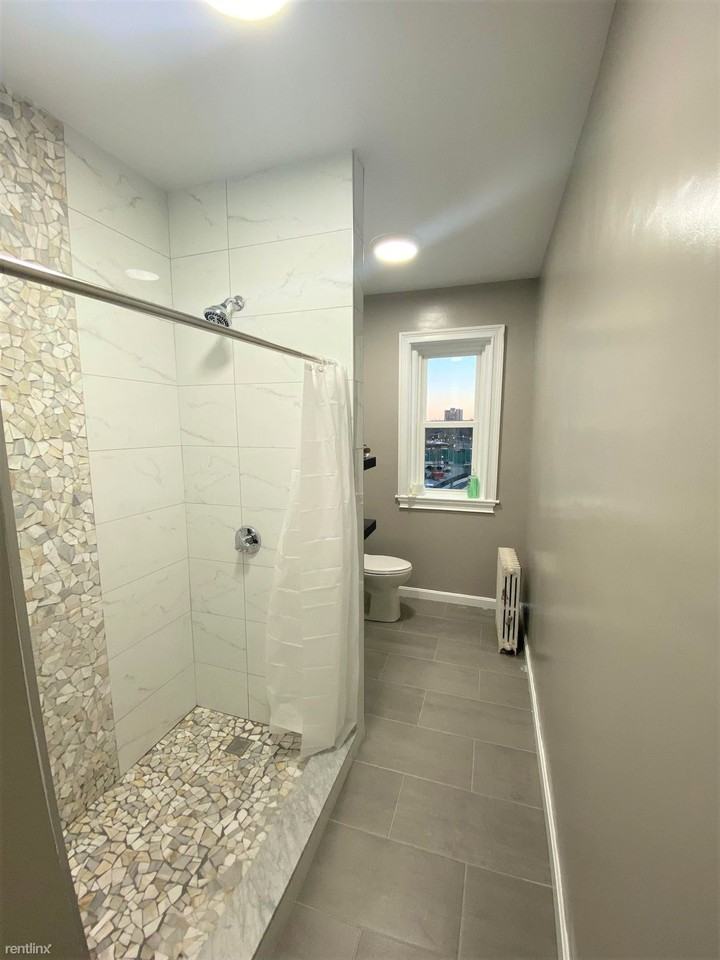 455 Park Dr - Photo 3 of 19