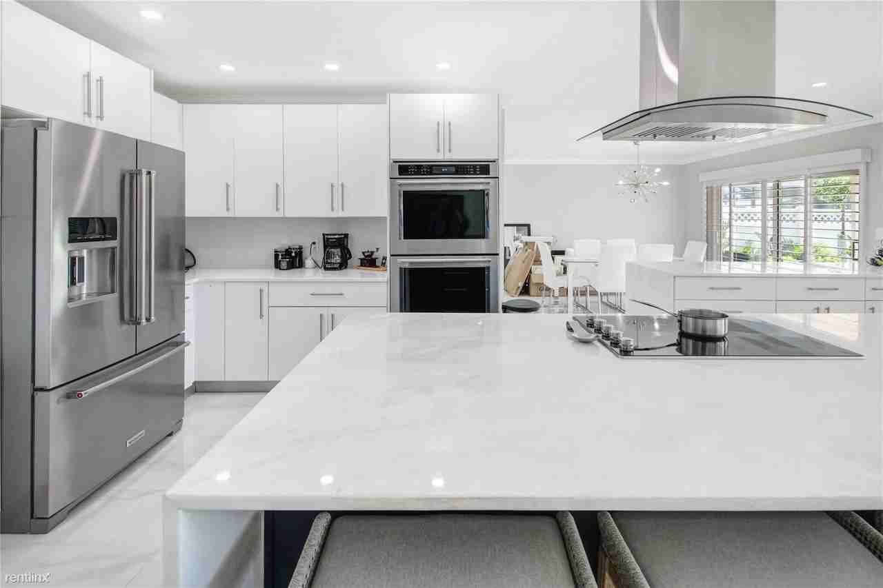 8964 Nw 2nd St - Photo 2 of 27