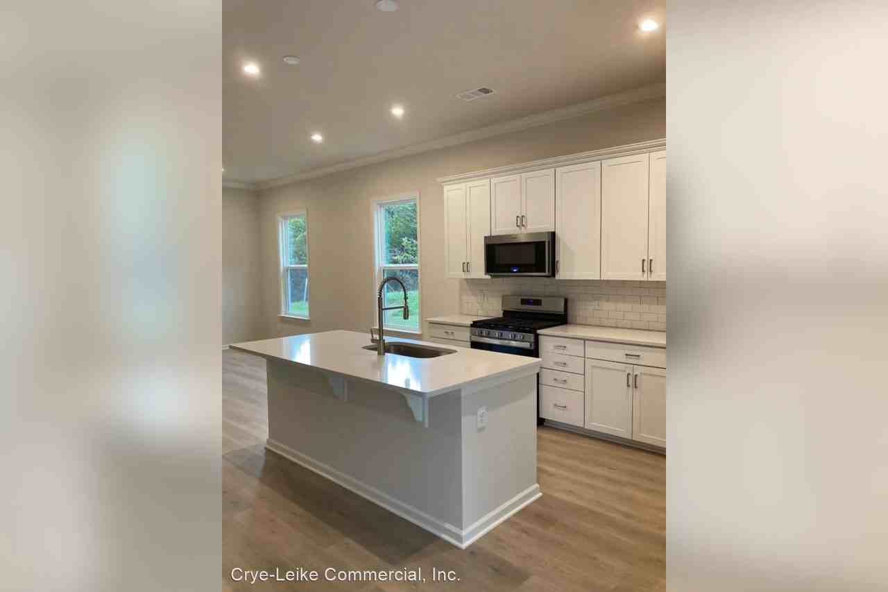 1401 Autumn Leaf Lane - Photo 2 of 13