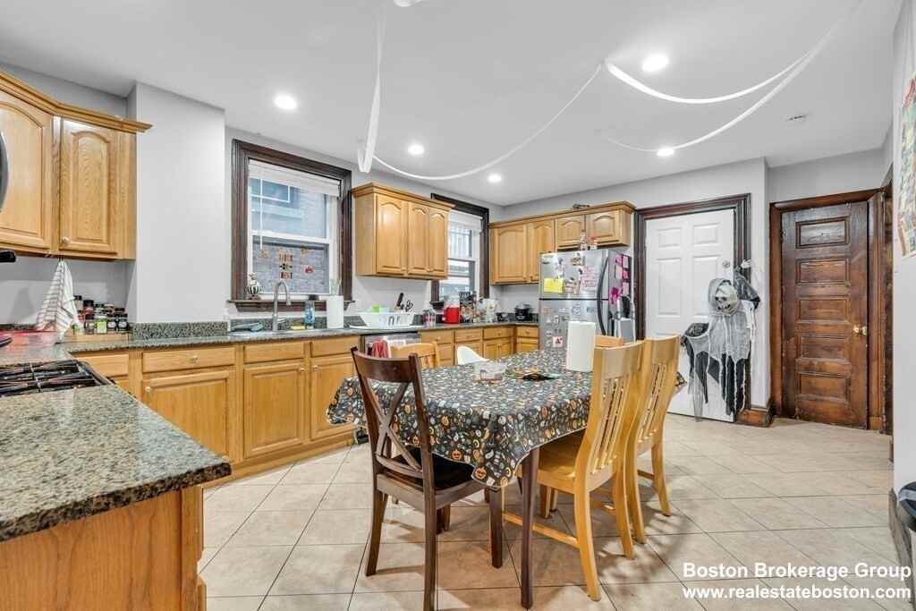 180 Saint Alphonsus St #3 - Photo 2 of 40