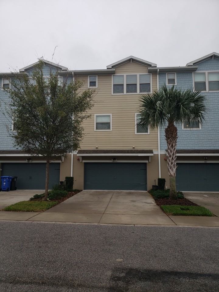 585 Piazza Pt - Photo 2 of 21