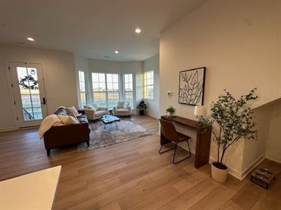 1214 Sw Des Moines St #1 - Photo 3 of 11