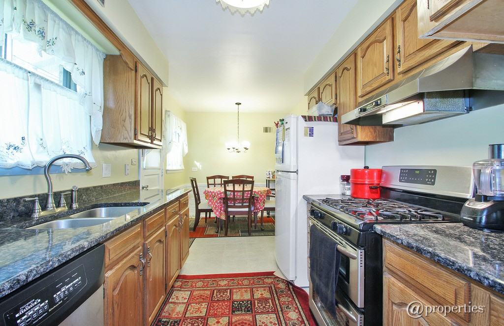 226 Fernwood Ln - Photo 3 of 15