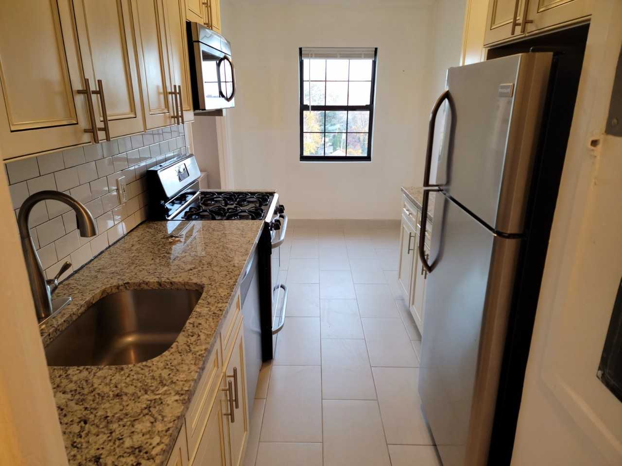 1050 Cortlandt Avenue #3 - Photo 2 of 9