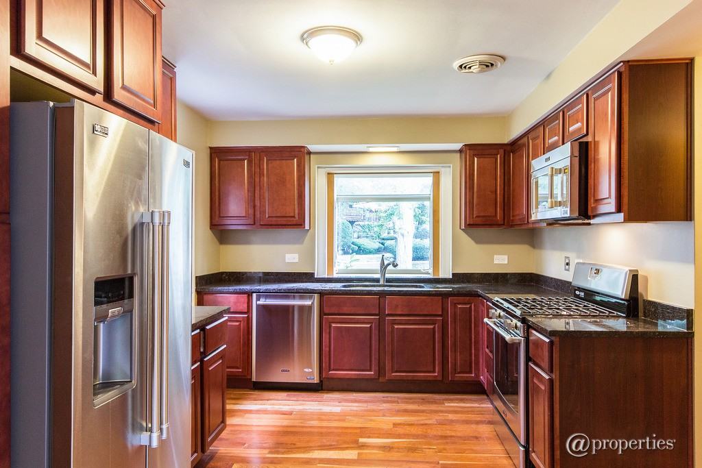 264 Maplewood Rd - Photo 2 of 10