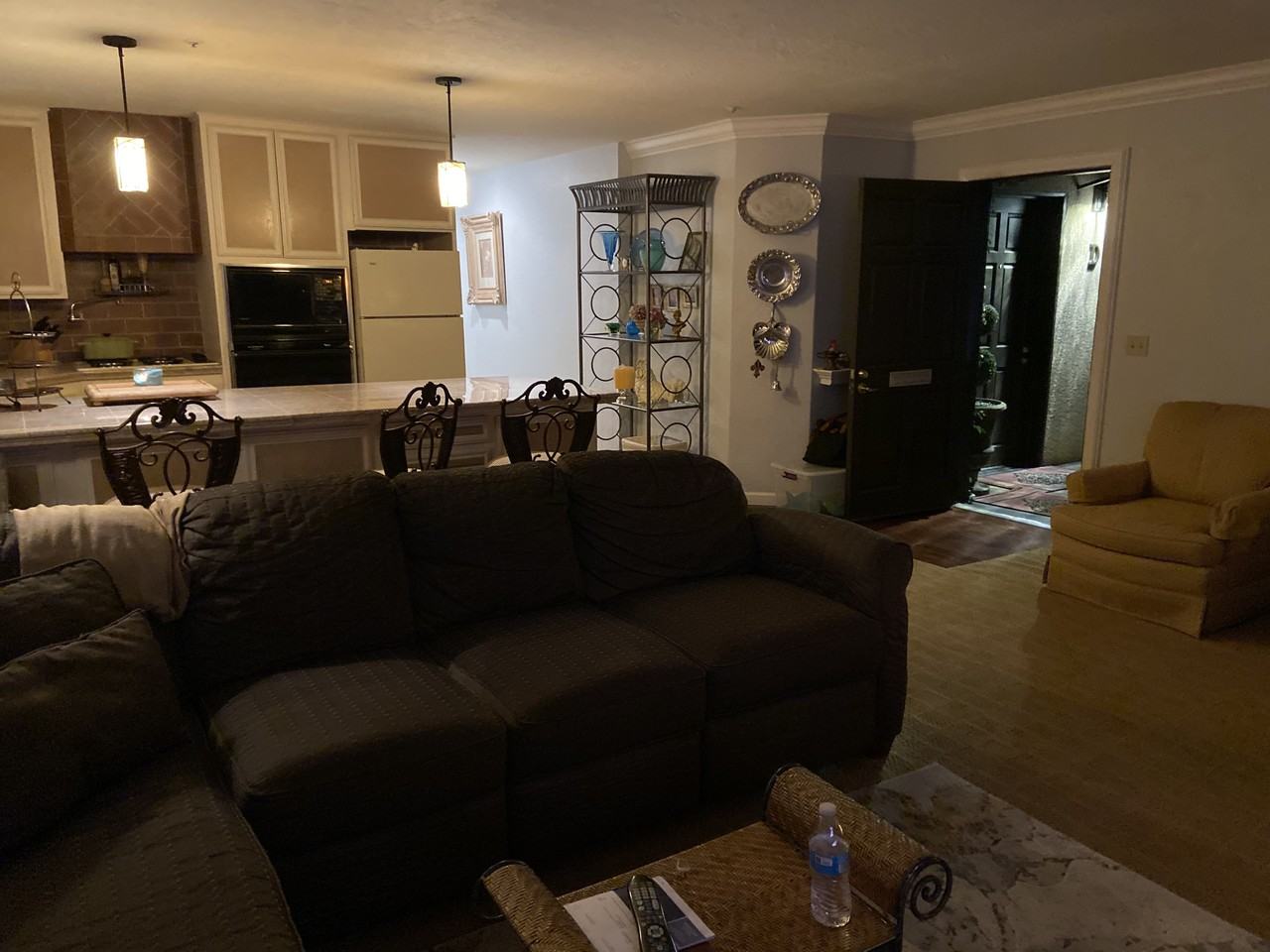 1050 B St #E - Photo 3 of 8