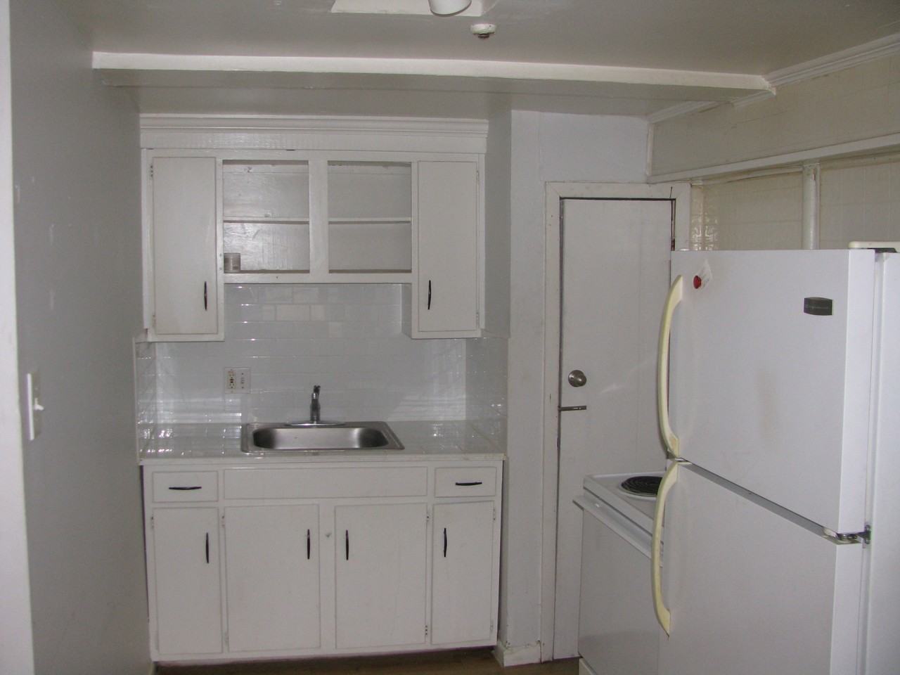 4226 Oxford Avenue #B - Photo 4 of 18