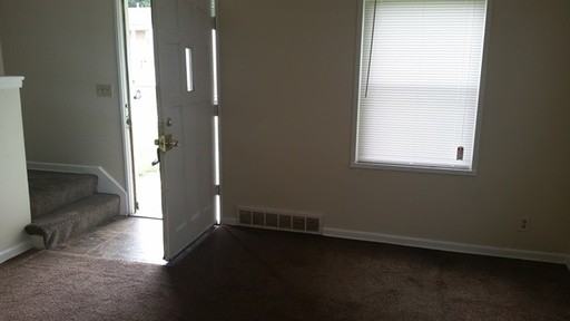 9535 Charlotte St - Photo 3 of 3