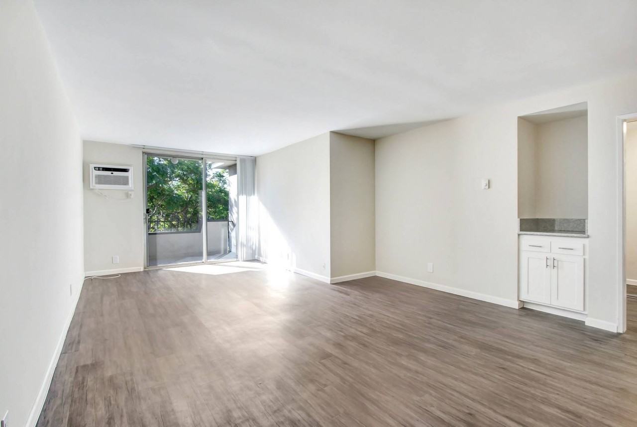 Burton West - Photo 4 of 23