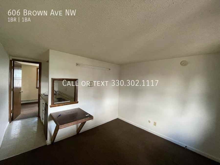 606 Brown Ave Nw - Photo 3 of 6