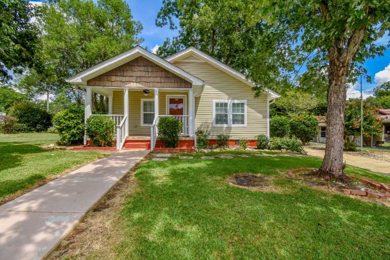 109 11th Avenue South - Photo 3 of 47