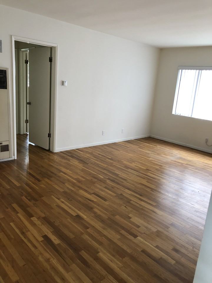 1218 Valley View Rd #4 - Photo 3 of 5