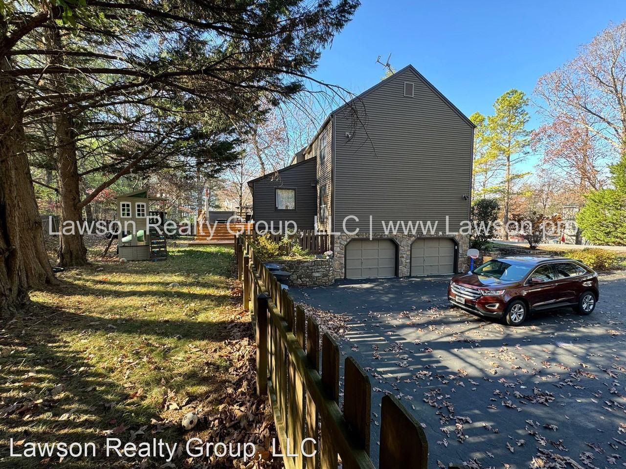 4584 Branderwood Dr - Photo 3 of 30