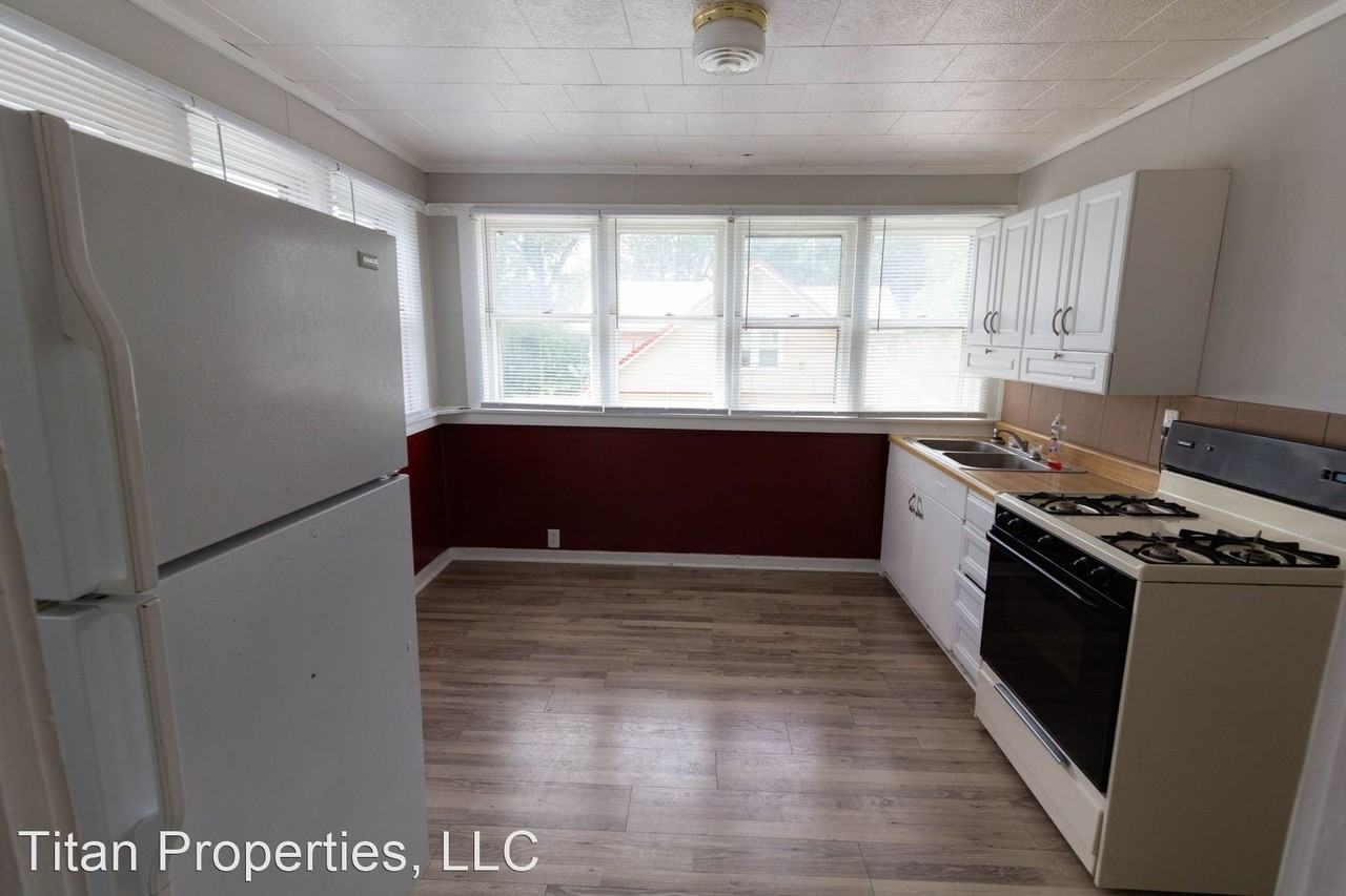 1044 N 8th Street - Photo 3 of 21