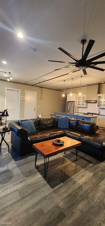 231 Mulberry St - Photo 3 of 10