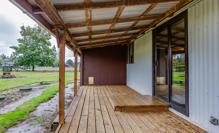 15909 Northeast 142nd Avenue - Photo 2 of 11