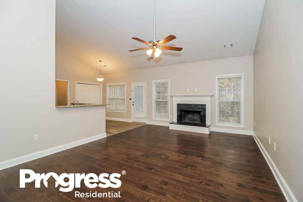 205 Westridge Cir - Photo 3 of 16