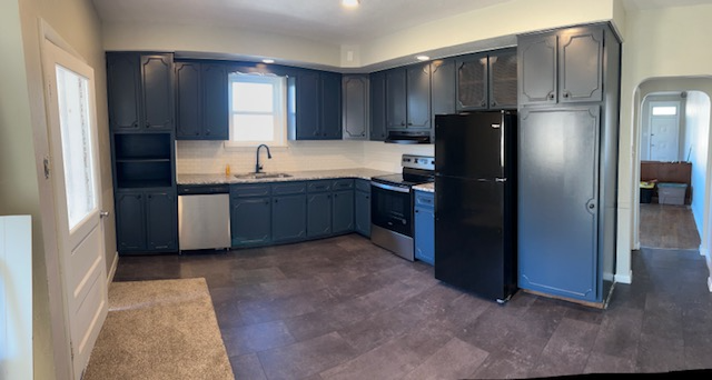 300 Wise Ave - Photo 3 of 12