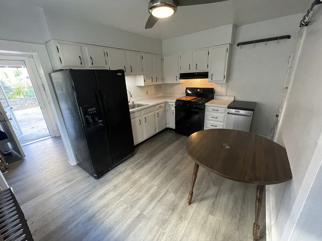 1345 Main St - Photo 2 of 9