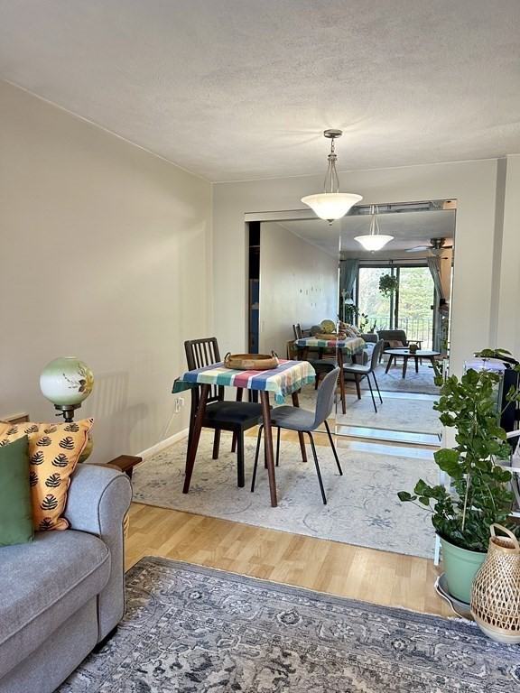 11 Riverside Ave Apt 11 - Photo 3 of 9