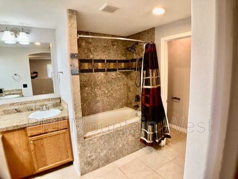 1080 Ne - Photo 3 of 36