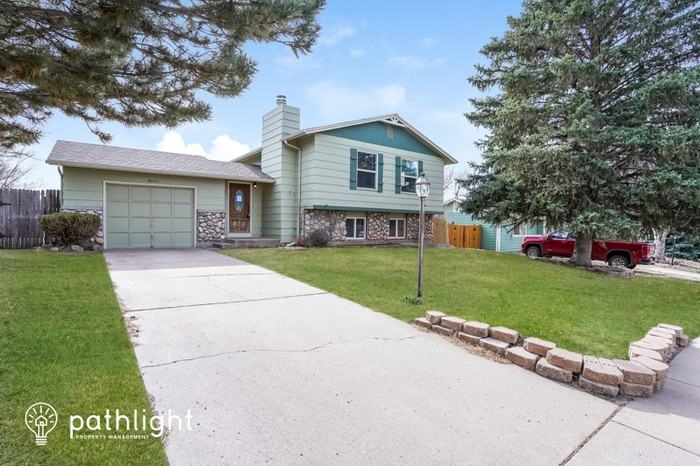 4010 Sandberg Dr - Photo 2 of 19