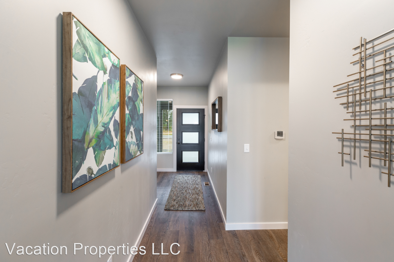 12904 N Market St - Photo 2 of 30