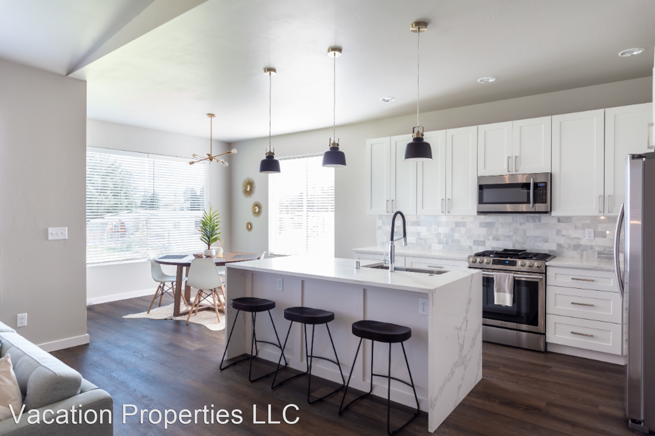 12904 N Market St - Photo 3 of 30
