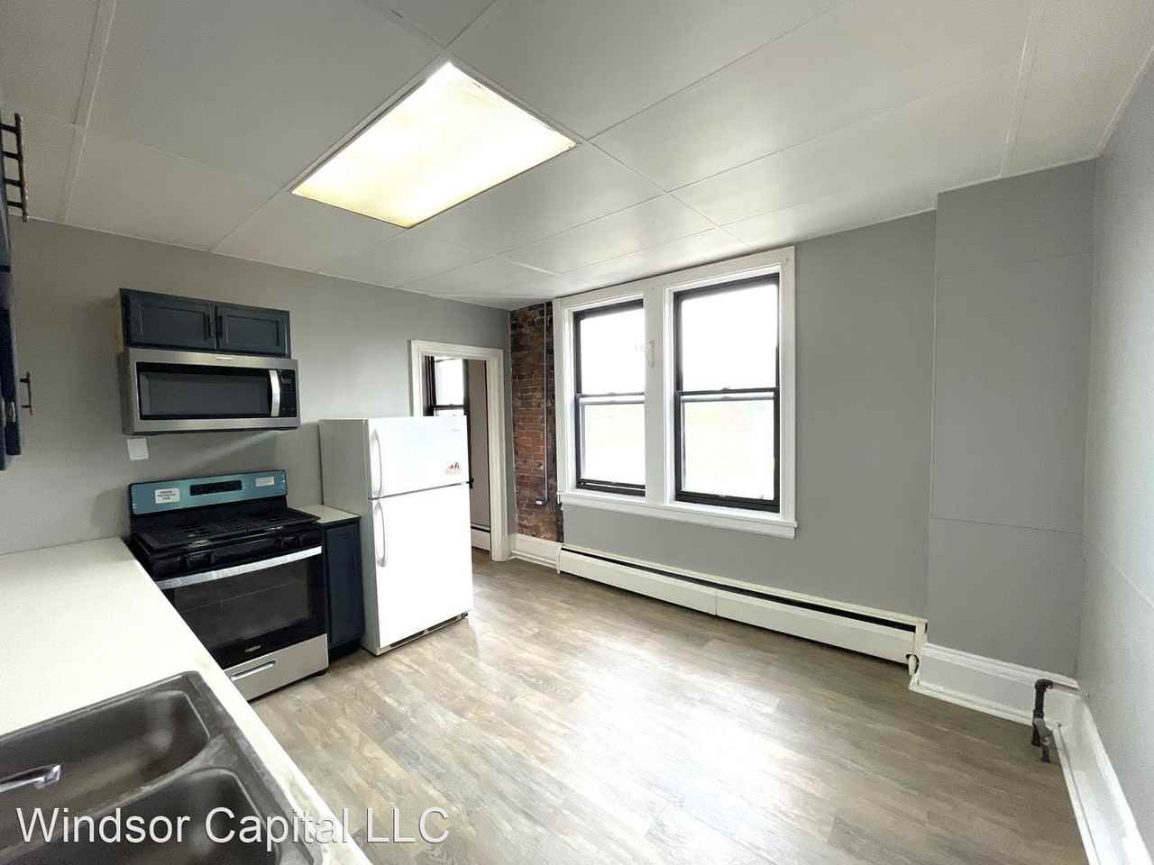 301 S Winebiddle St - Photo 3 of 29