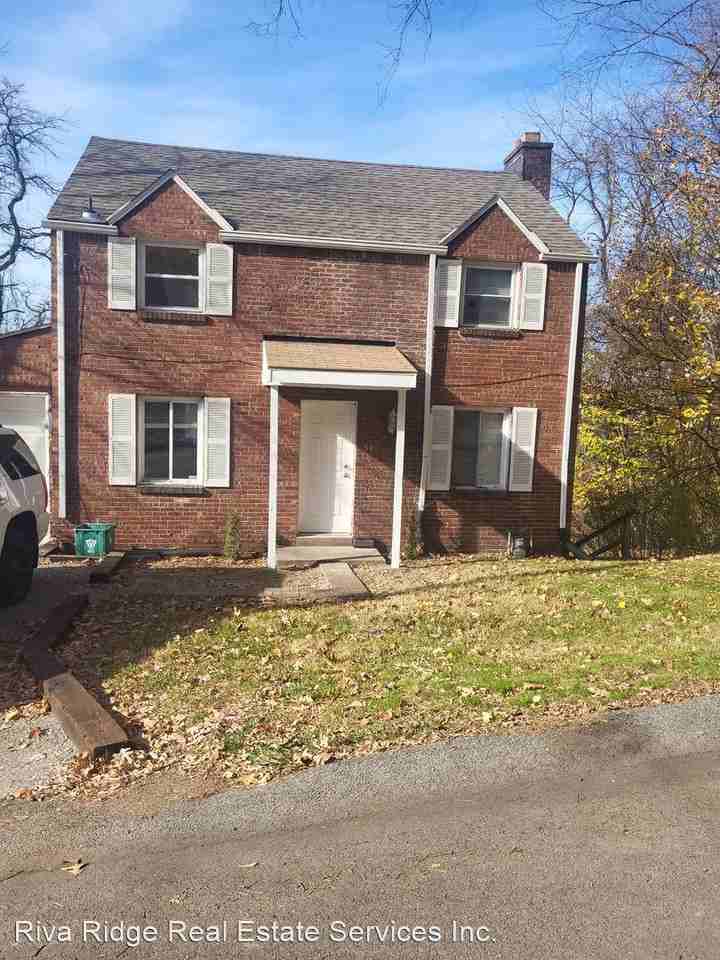 1541 Sylvan Ter - Photo 2 of 19