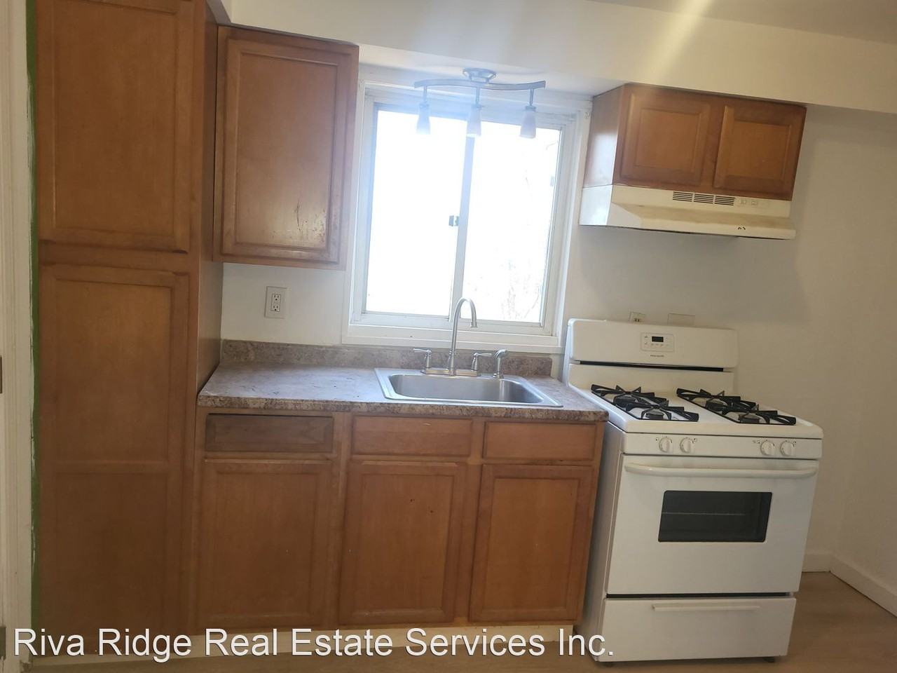 1541 Sylvan Ter - Photo 3 of 19