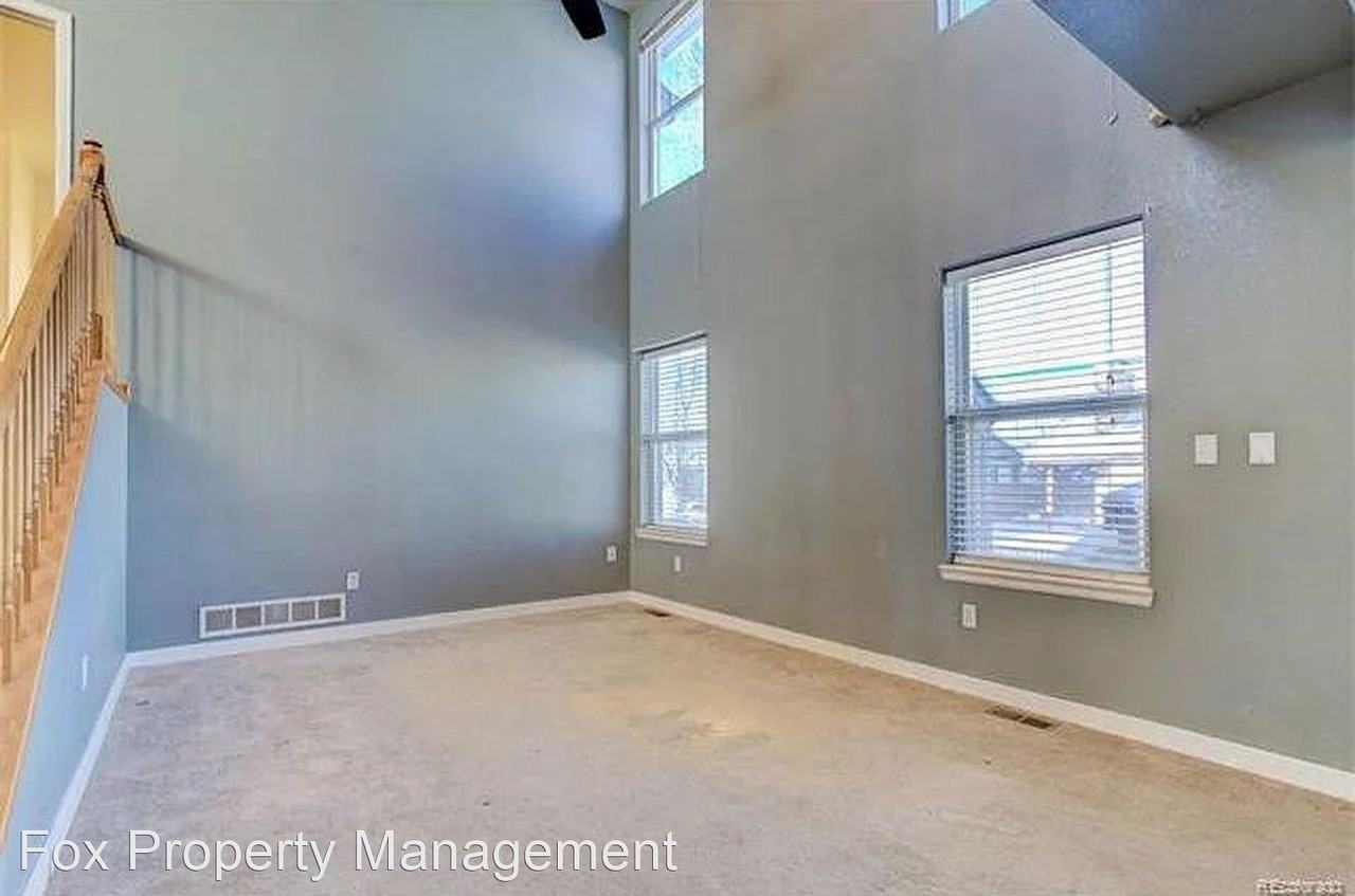 873 Dexter Dr - Photo 3 of 17