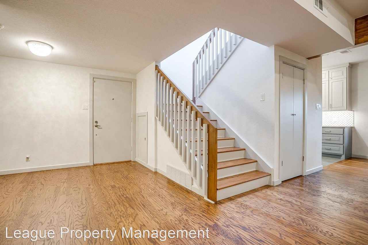 3001 Tanglewood Park W - Photo 2 of 14