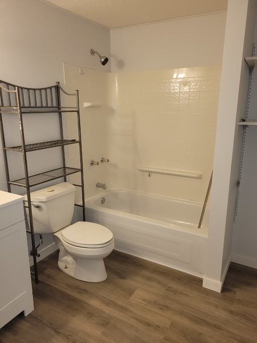 6009 84 Ave Nw - Photo 2 of 10