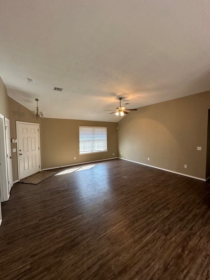 1201 Norway Avenue - Photo 3 of 19