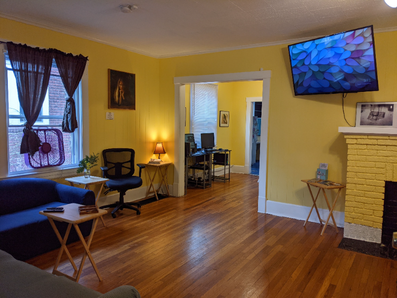 28 Ravenscroft Dr - Photo 2 of 13