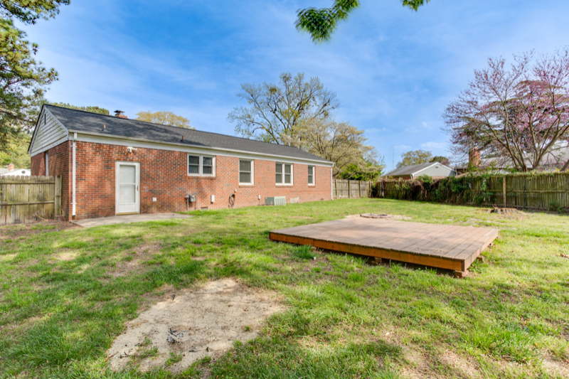 45 Saint Albans Dr - Photo 5 of 34