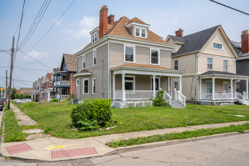 2002 Clarion Ave - Photo 2 of 32