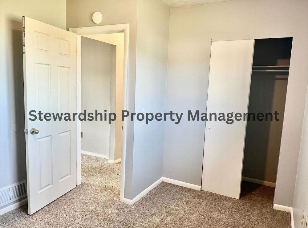 15253 Lincoln Way W - Photo 3 of 10