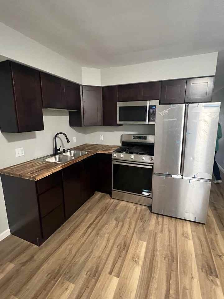 1 Pearson Dr #1A - Photo 2 of 6