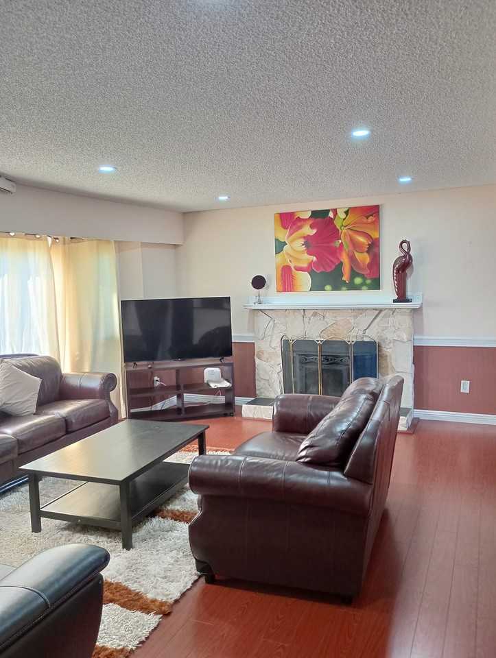 11458 Wildwood Crescent - Photo 2 of 6