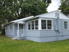 featured image of 1704 Gillis St