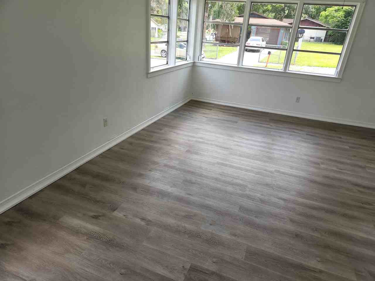 1704 Gillis St - Photo 6 of 10