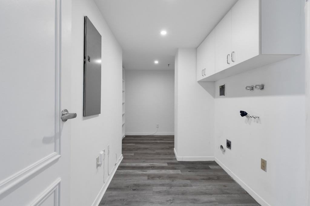 5950 Boulevard Cavendish #1006 - Photo 2 of 20